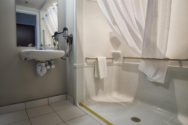 Microtel Inn & Suites by Wyndham Sault Ste. Marie image 21