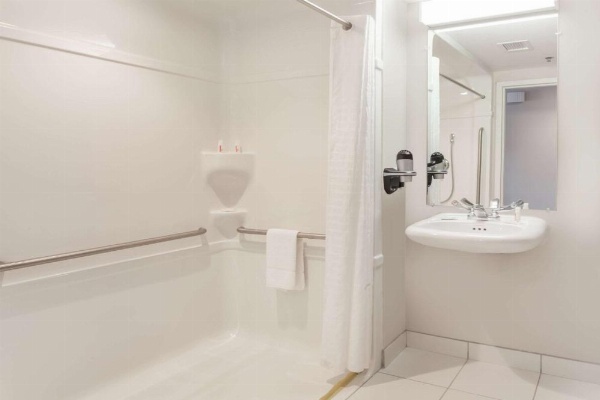 Microtel Inn & Suites by Wyndham Sault Ste. Marie image 30