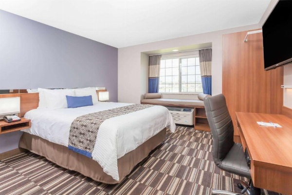 Microtel Inn & Suites by Wyndham Sault Ste. Marie image 9